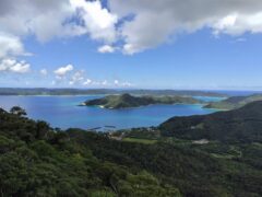 長雲峠からの眺望。手前龍郷湾、奥は赤木名湾。